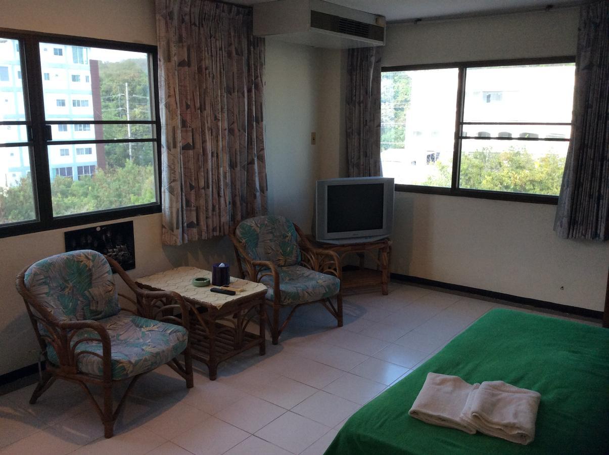 Ritz Estate Aparthotel Pattaya